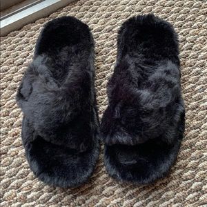Vionic faux fur slippers